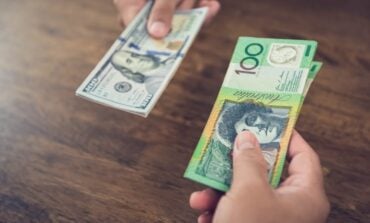 Exchanging,Money,Between,Us,Dollar,(usd),And,Australian,Dollar,(aud)