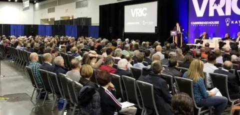 Room full of people at Vancouver Resource Investment Conference