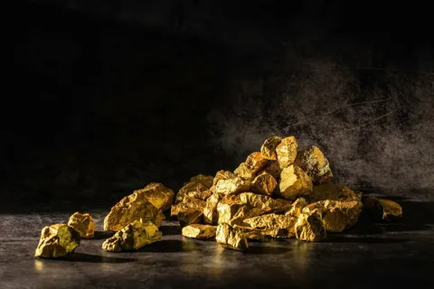 Natural,Gold,Nugget,With,Dark,Background